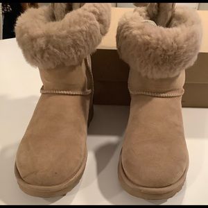 UGG Women’s Bailey Bow II Fawn Size 8